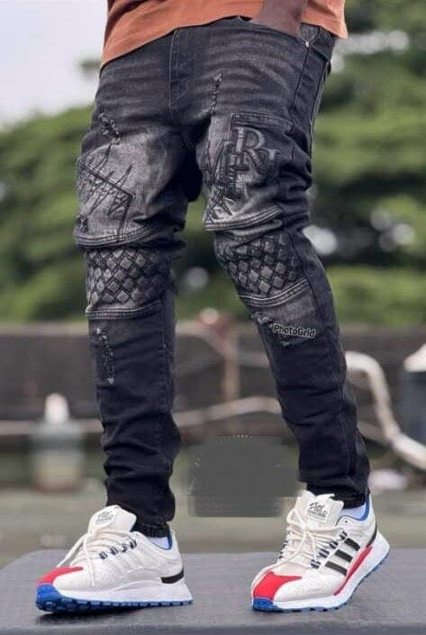 Jeans déchirés tendance