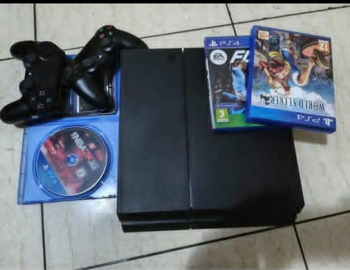PS4 Sony