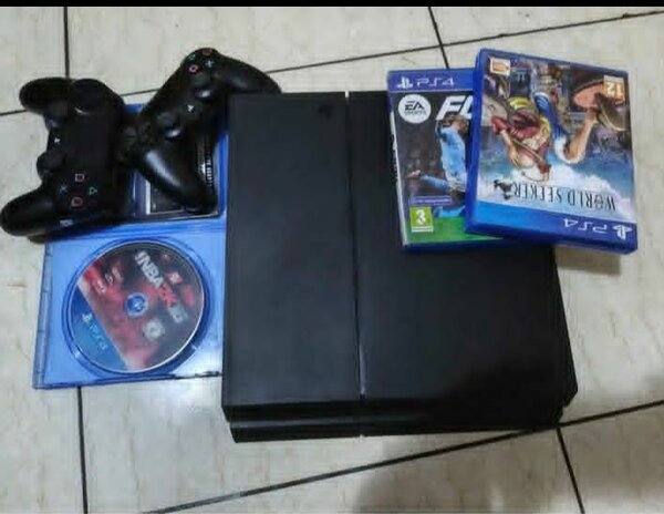 PS4 Sony