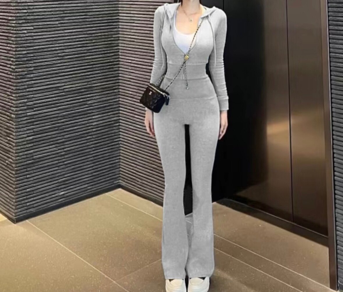 Спортивный костюм женский