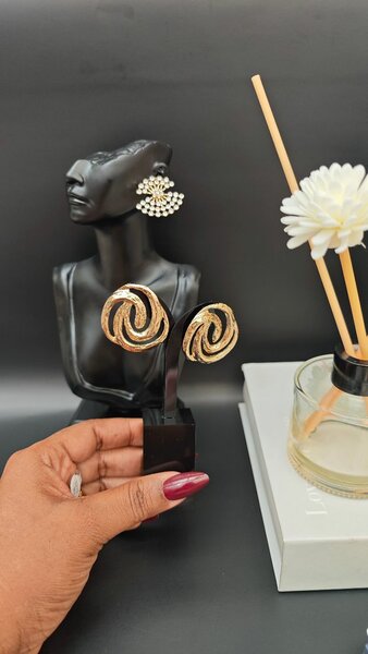 Boucles d'oreilles spirales dorées