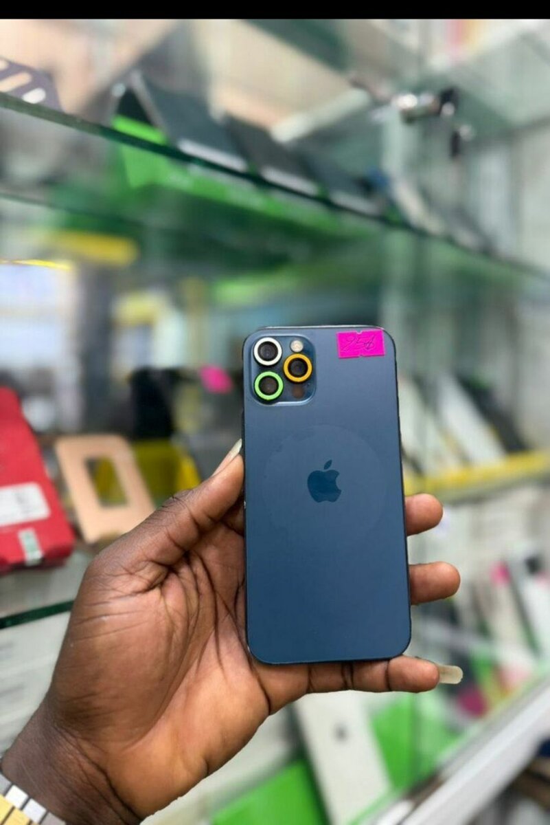 iPhone moderne avec accessoires