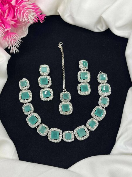 Ladies wedding set Necklace and earrings