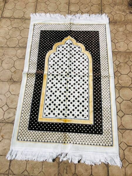 TAPIS DE PRIÈRE BLANC DISPONIBLE CHEZ NOUR BOUTIQUE 💫 QUALITÉ ORIGINAL TURQUIE 🇹🇷 