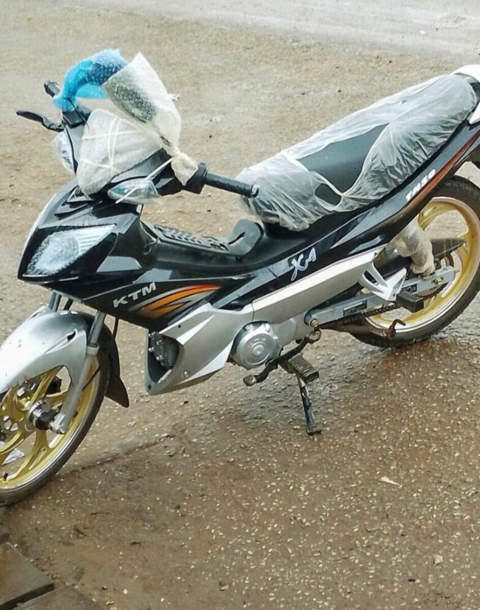 Moto KTM X4 sportive