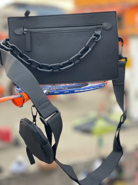 Sac bandoulière noir stylé