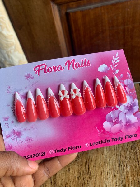 Ongles Précollés Design Élégant