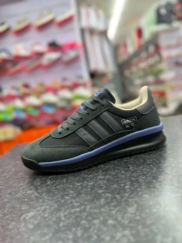 Adidas SL 72