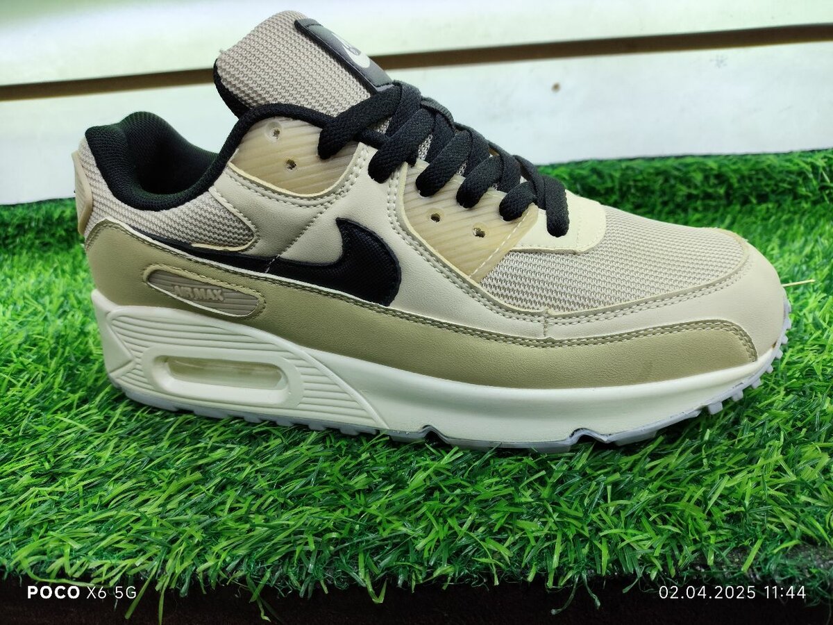NiKE AiR MaX 90
