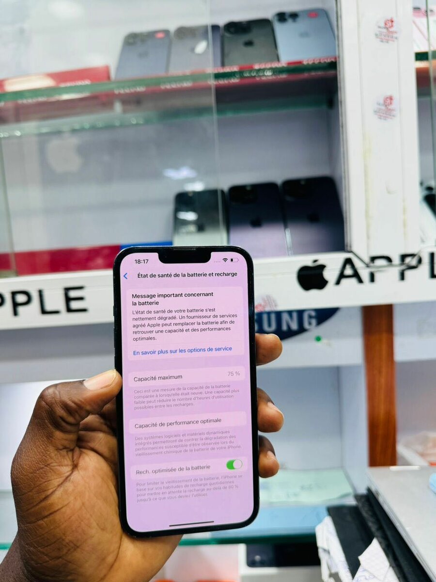 13 pro 128giga Casi neuf retou