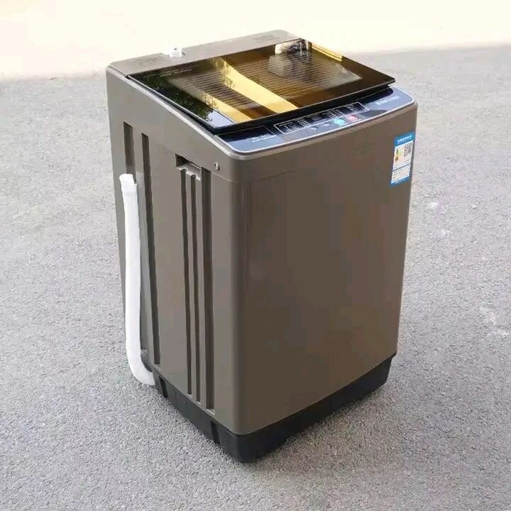 Machine à laver moderne compacte