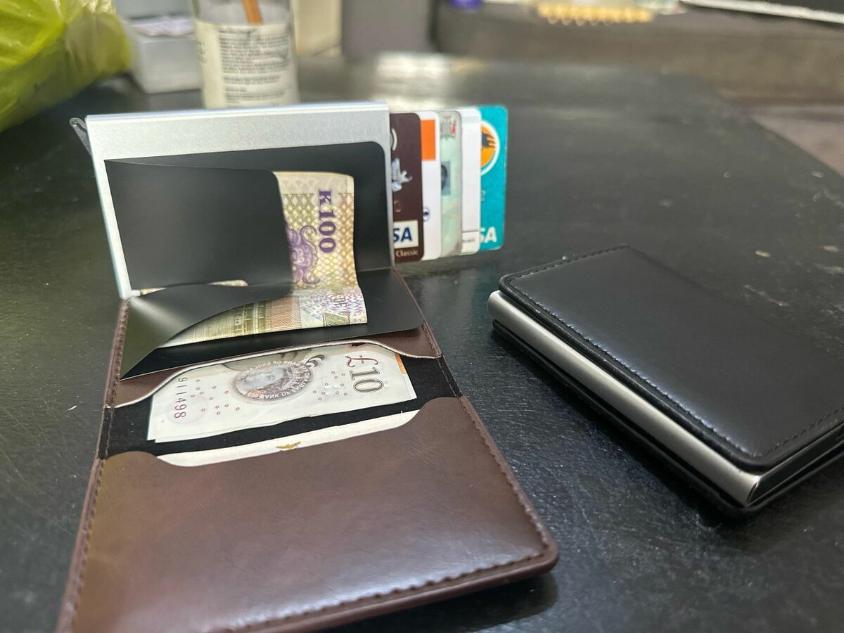 LEATHER CARDHOLDERS