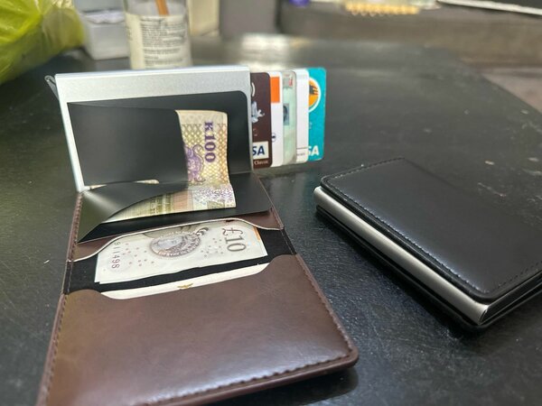LEATHER CARDHOLDERS
