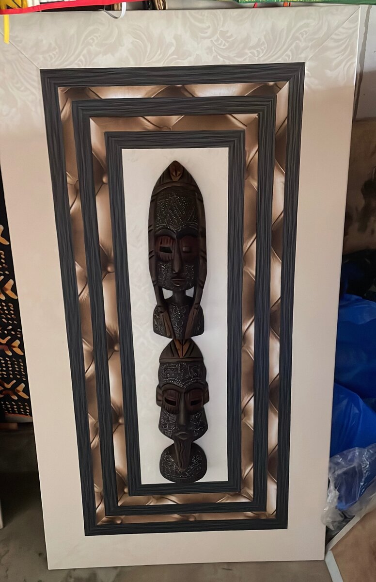 TABLEAU AVEC MASQUE GHANÉEN AKAN