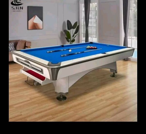 Luxury Pool Table Set