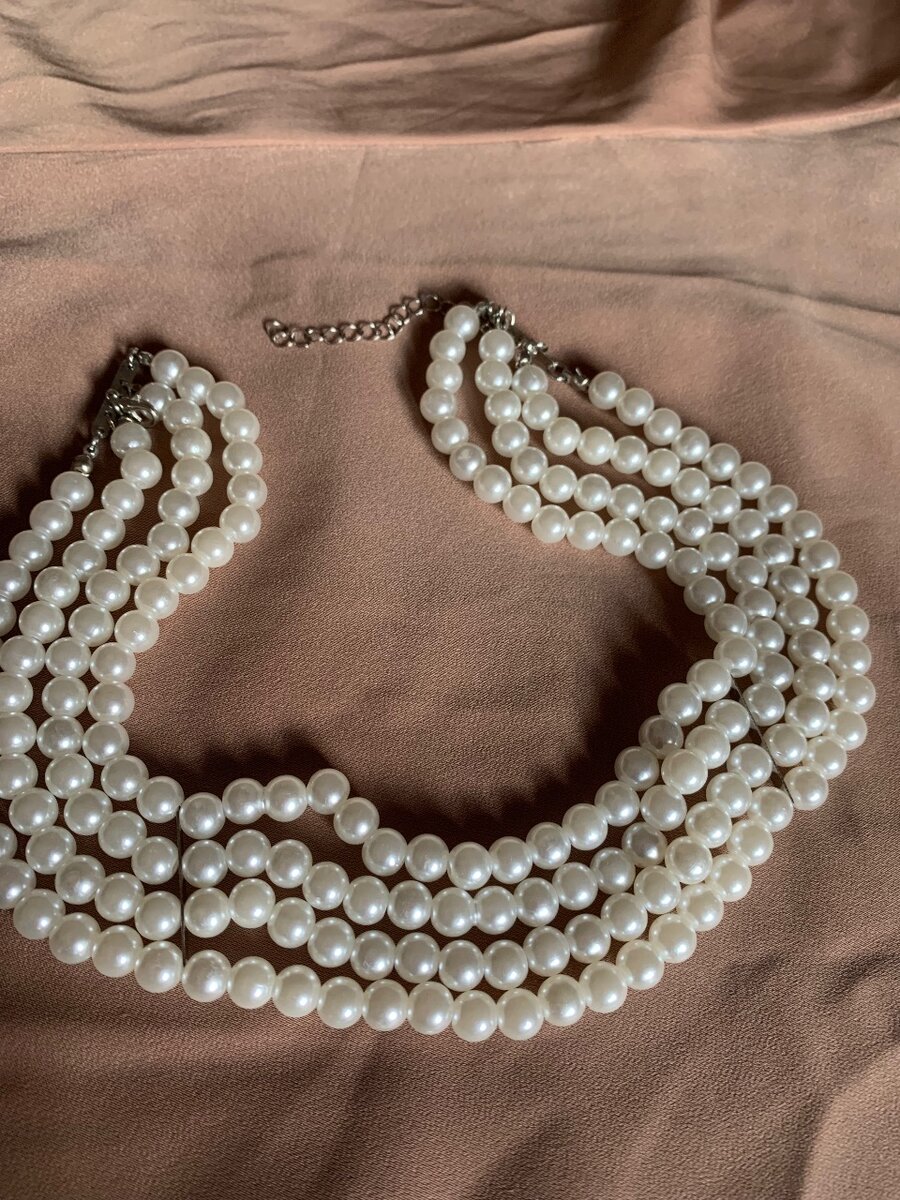 Pearl choker