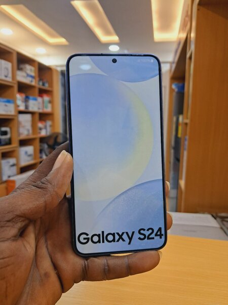 Samsung galaxy S24 8gb + 256gb