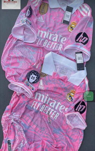 Maillot de football rose