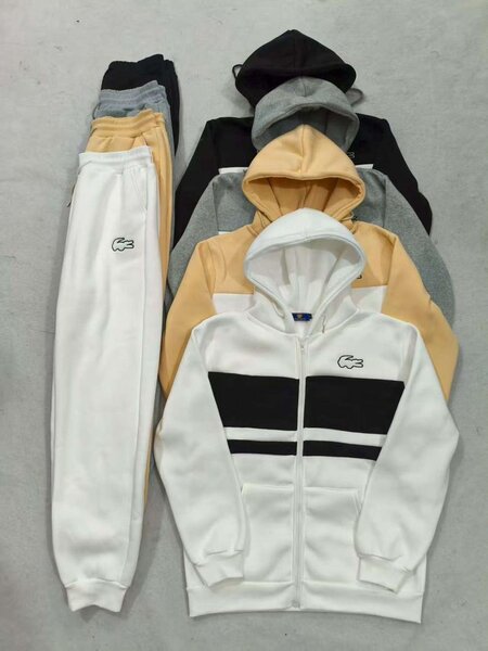 Ensemble de survêtements Lacoste