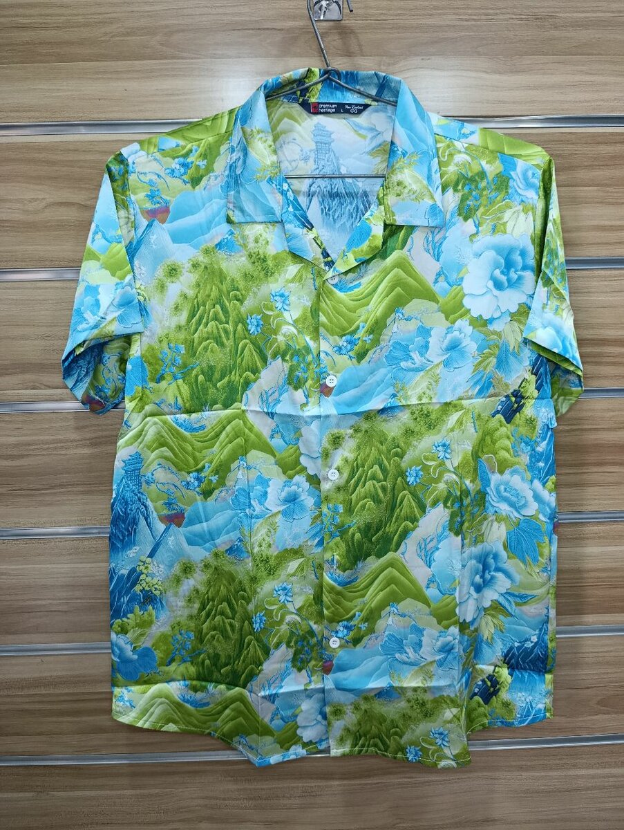 Chemise à motifs colorés