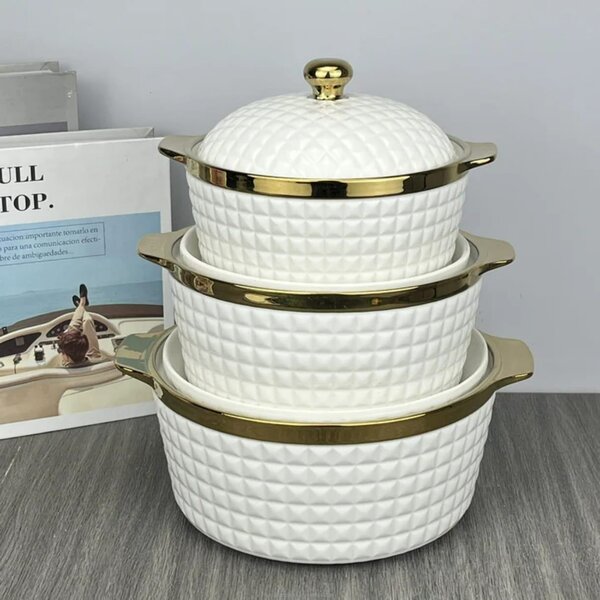 Assiettes en porcelaine