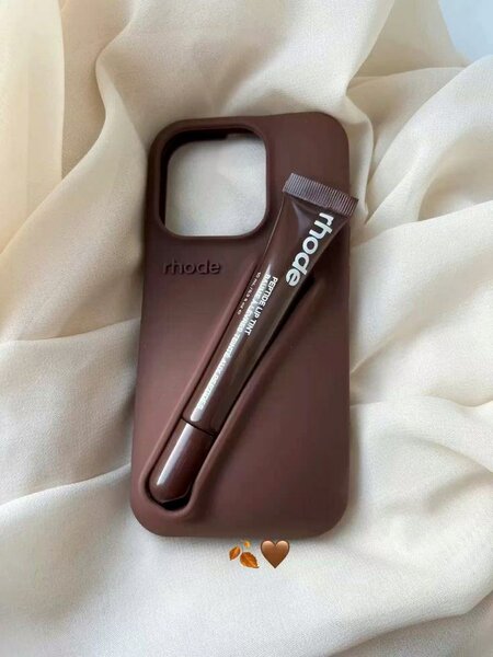 Coque iPhone avec baume à lèvres