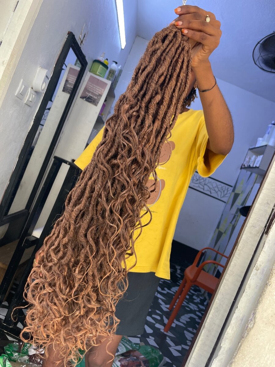GODDESS LOCS