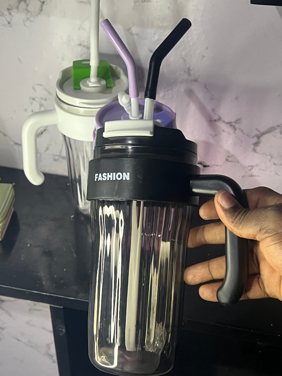 Grande gobelet avec paille - 920ml