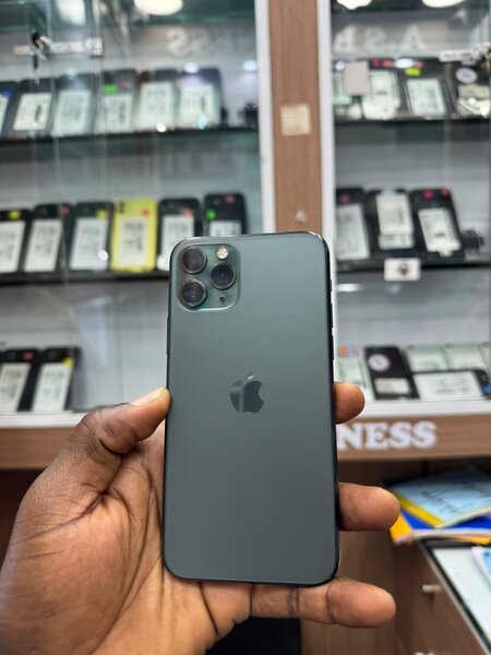 iPhone 11 Pro 64Go très propre