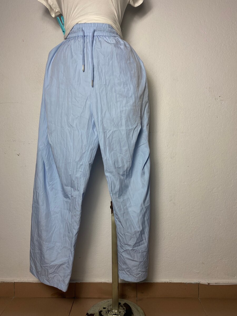 Pantalon ample bleu léger
