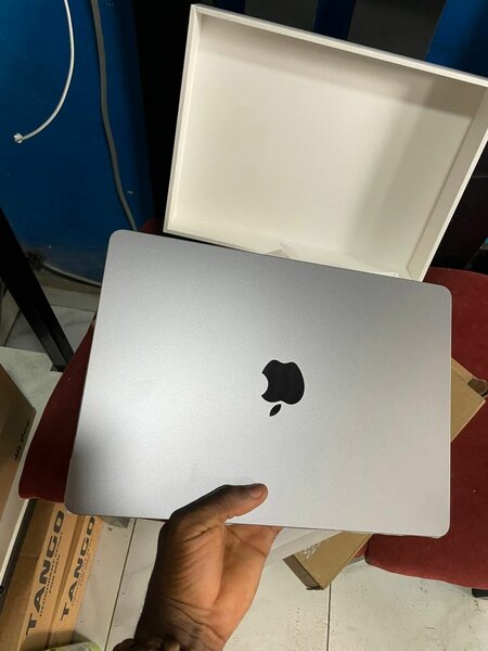 Ordinateur portable Apple moderne