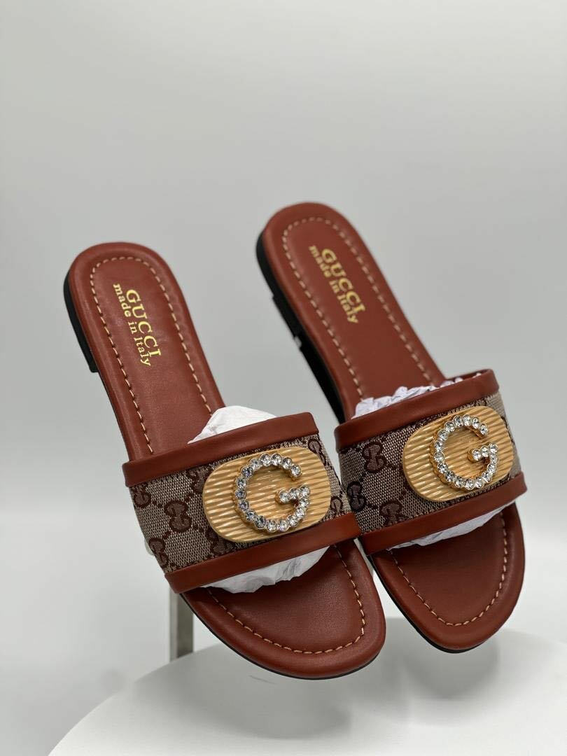 Gucci slippers