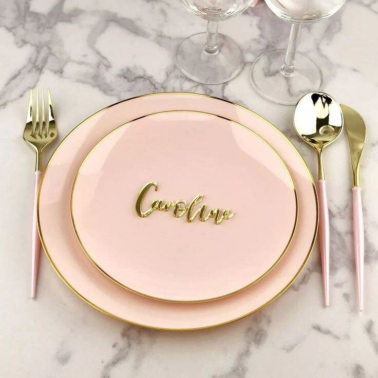 Ensemble d'Assiettes Roses Élégantes