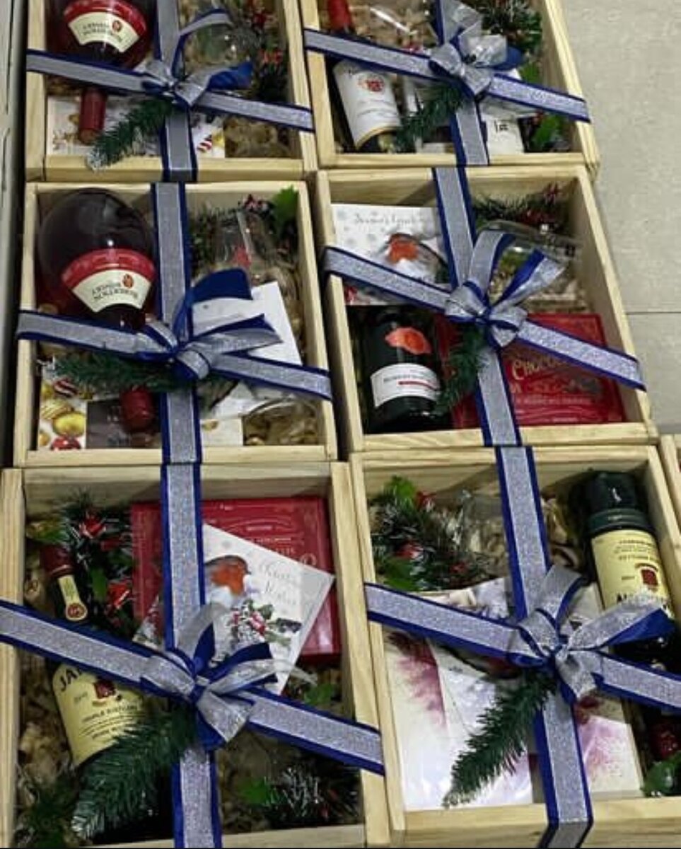 Corporate gift hampers