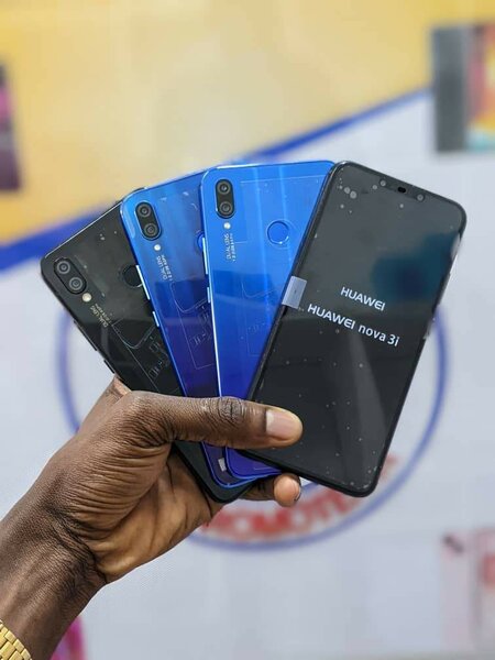 HUAWEI NOVA 3i (128GB-6RAM) QUASI NEUF