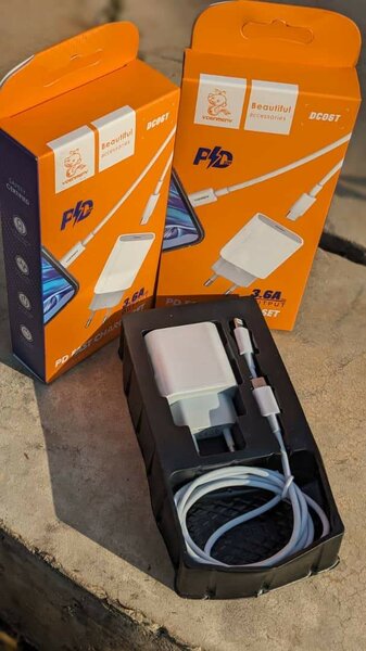 Iphone original fast chargers