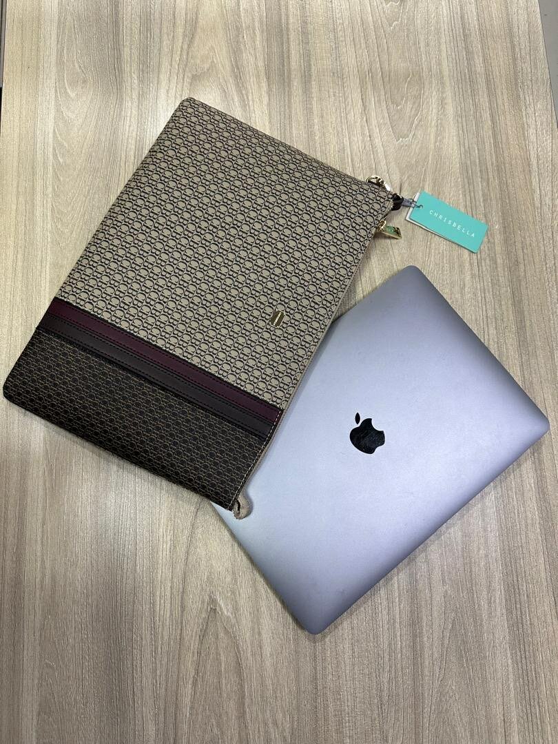 Pochette CHRISBELLA