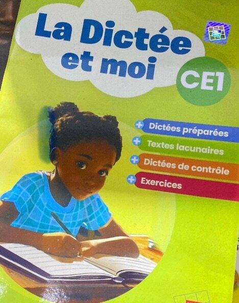 Livre d'exercices de dictée CE1