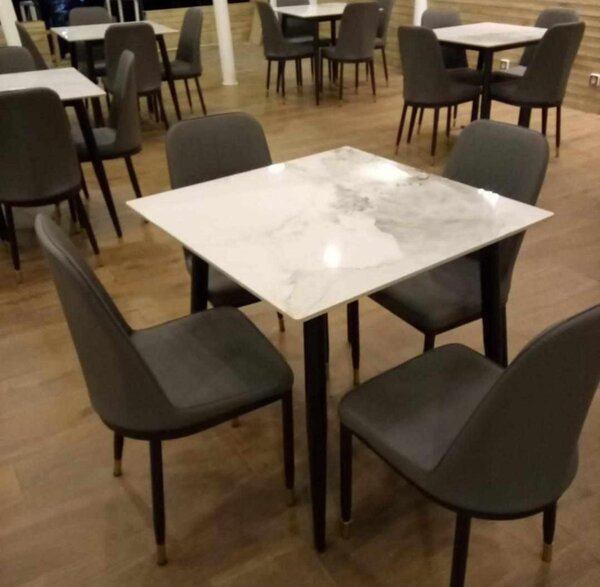 Table a manger 4 chaises