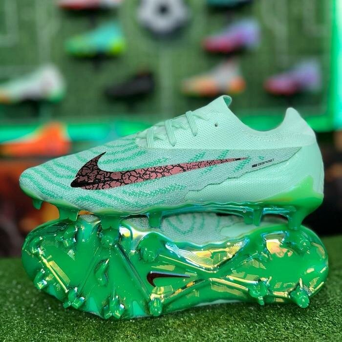 Chaussures de football colorées