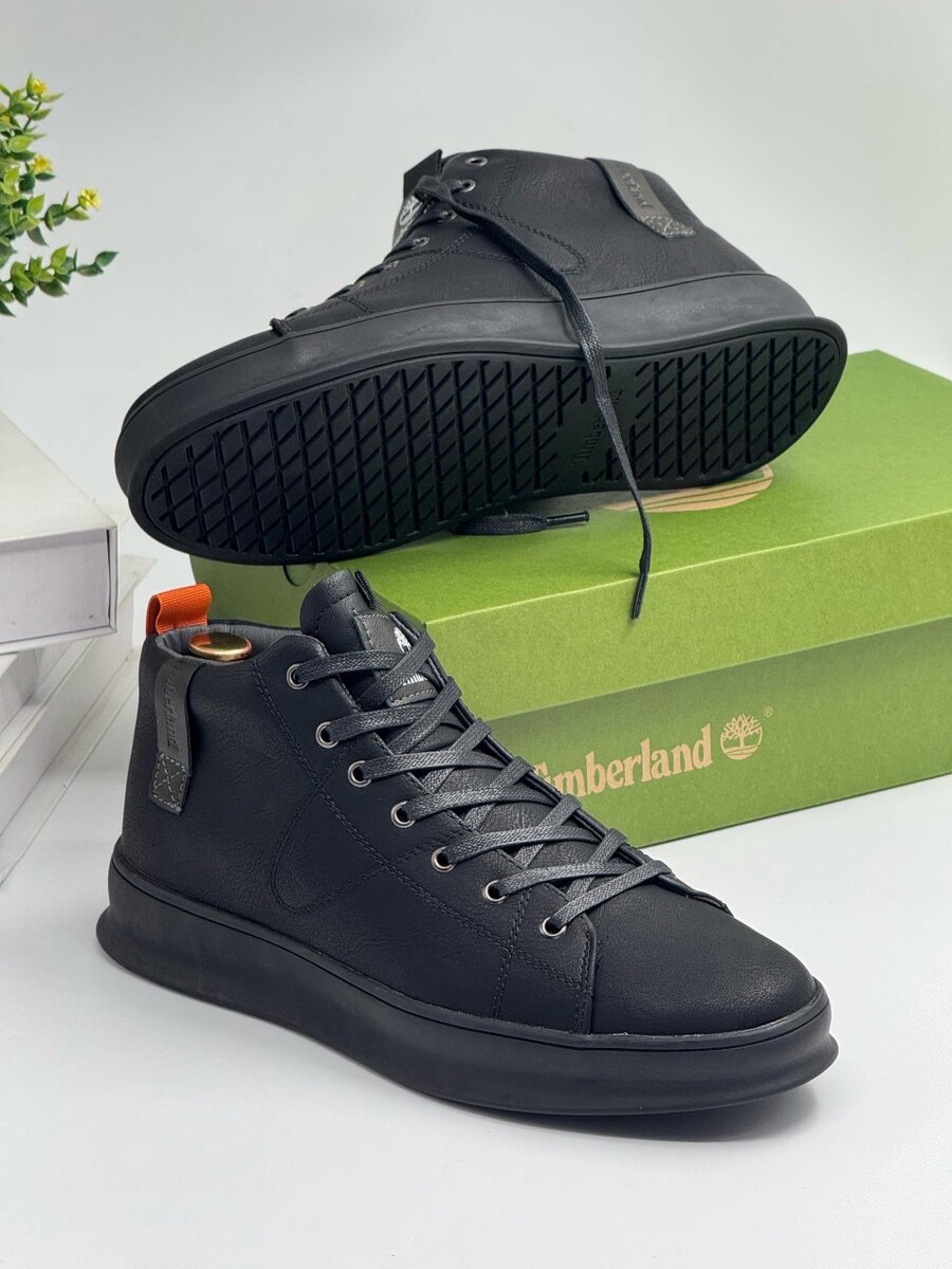 TIMBERLAND ALL BLACK
