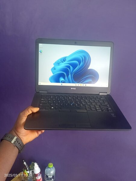 Dell Latitude 7450 pro