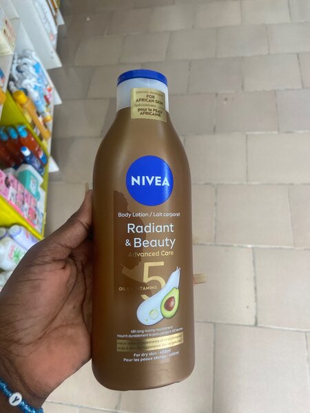 NIVEA Lotion Peau Radieuse