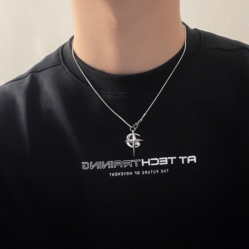 CHAÎNE EN CROISANT DE LUNE