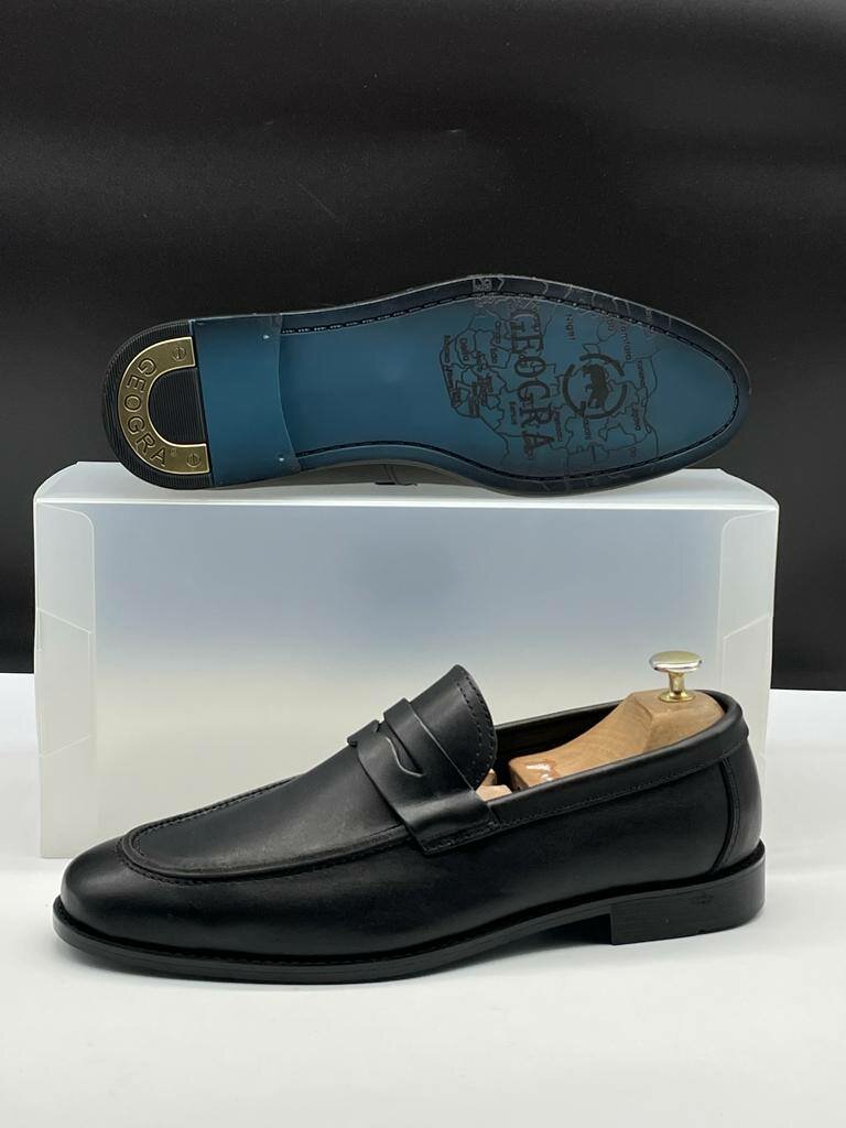 Soulier en 100% cuir noir