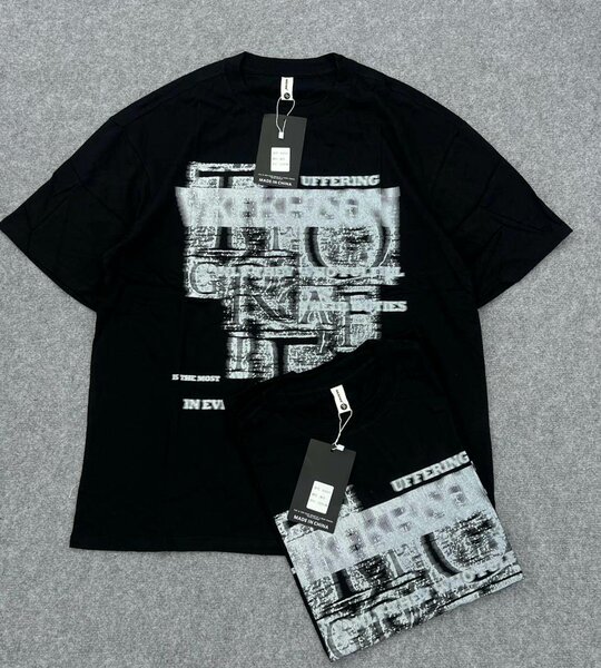 T-shirt graphique noir unisexe