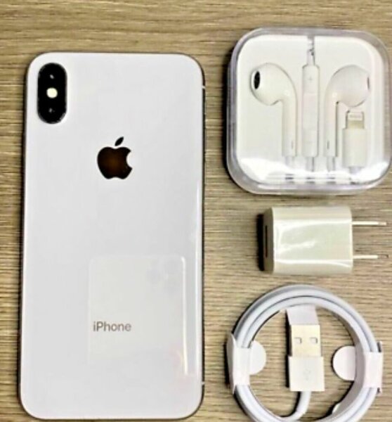 iPhone X avec accessoires complets