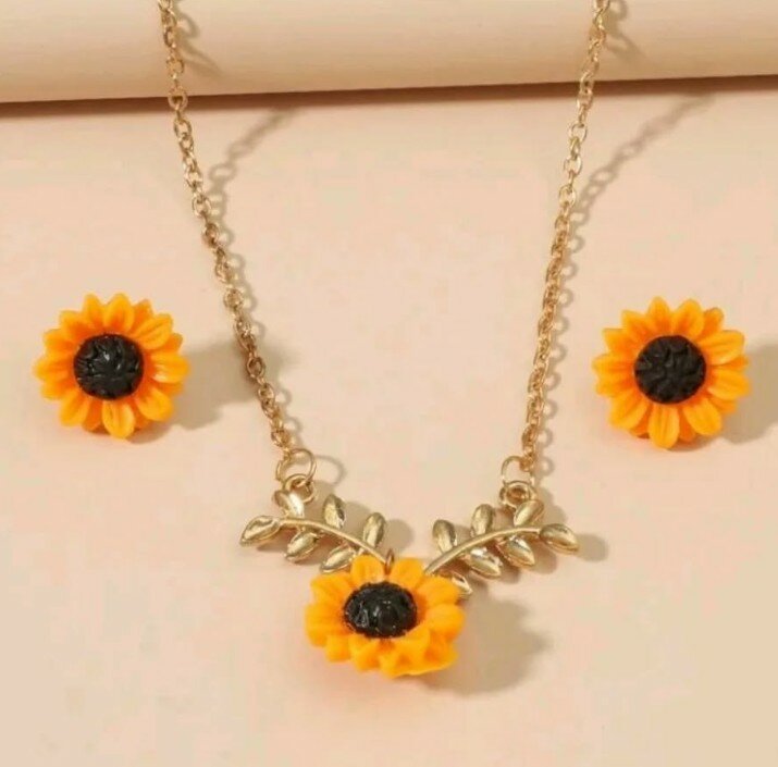 Sunflower 🌻 necklace and earrings set