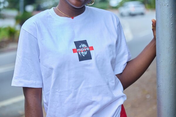 T-SHIRT COLLECTION MOVE