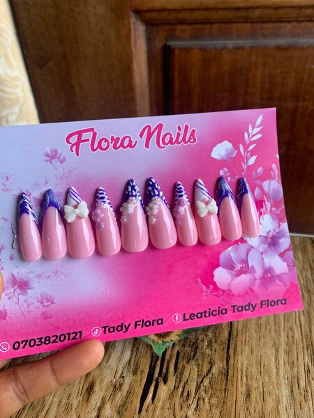 Ongles Précollés Design Élégant